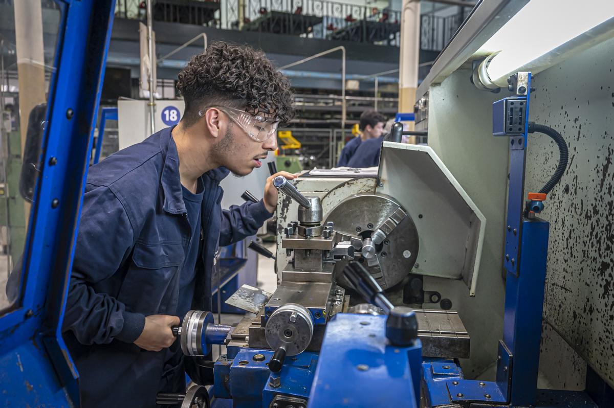 Alumnos de FP en la Escuela Industrial de Barcelona