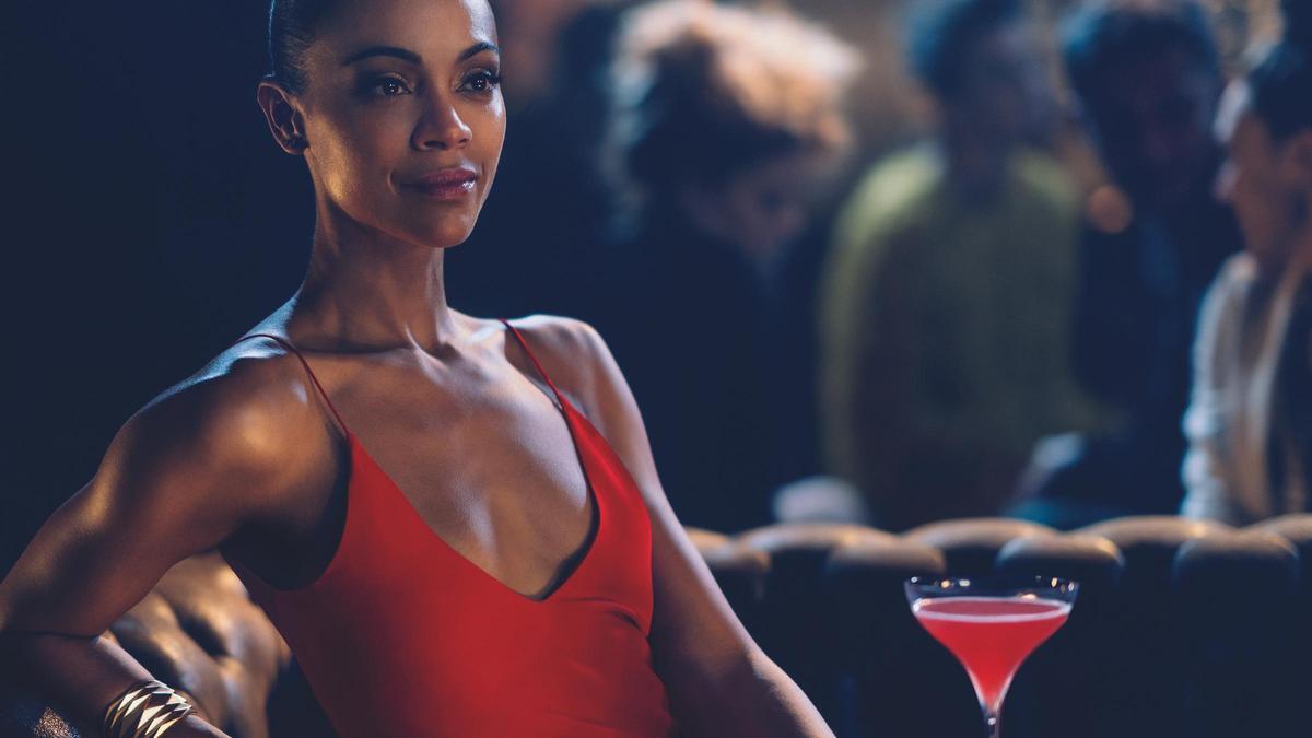 Zoe Saldana protagoniza el calendario Campari 2018