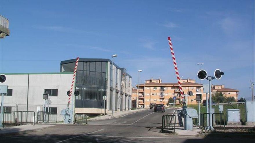 Paso a nivel que se encuentra en la línea ferroviaria que cruza el casco urbano de Navalmoral.