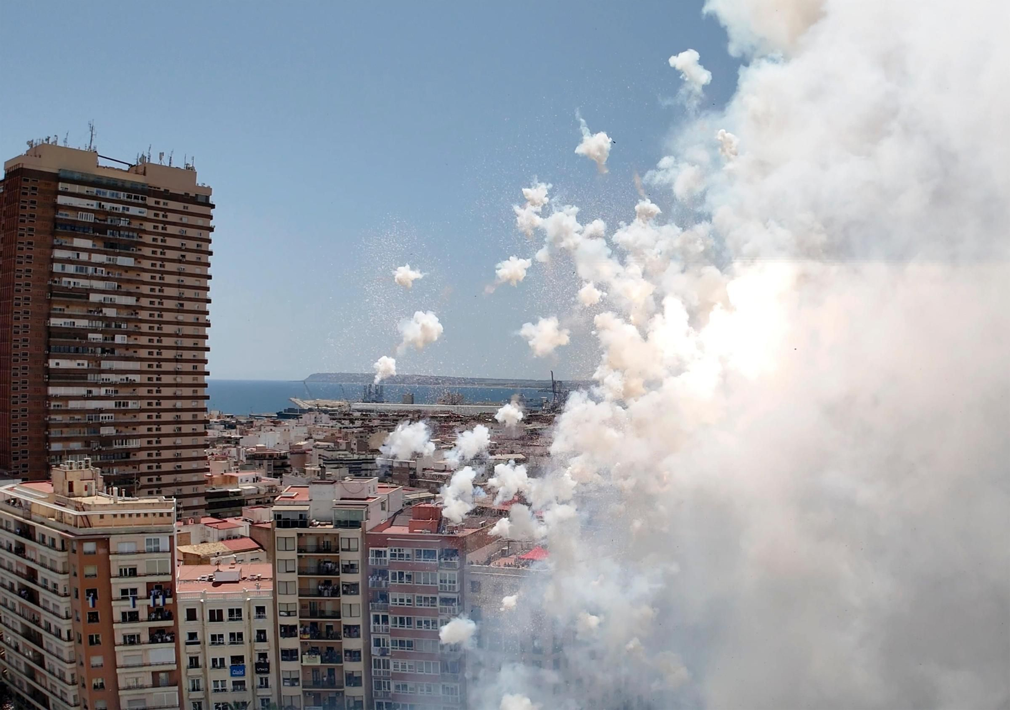 Las fotos de la mascletà del 20 de junio de 2025