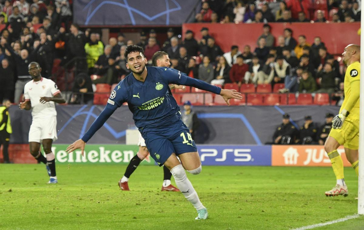 Sevilla - PSV | El gol de Ricardo Pepi