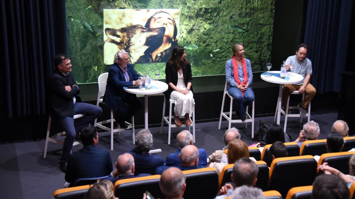 Mesa redonda en homenaje a Félix Rodríguez de la Fuente en el Acuario.