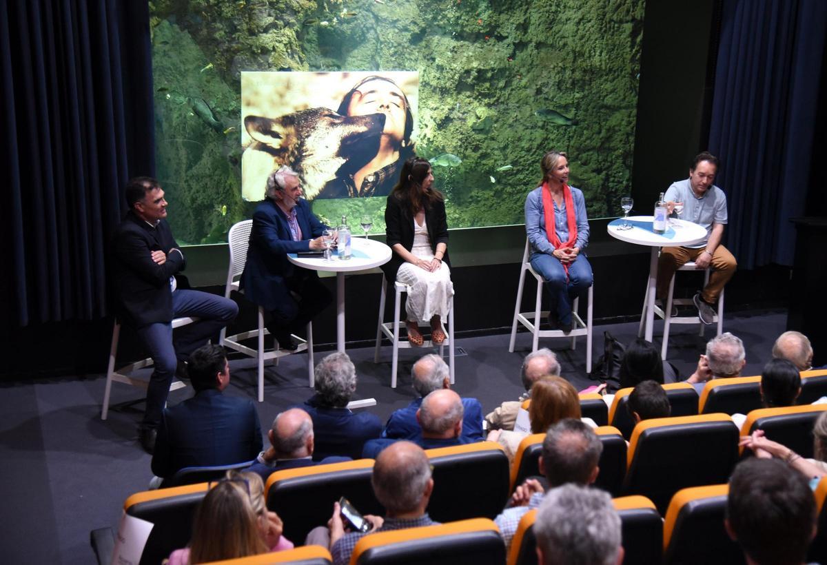 Mesa redonda en homenaje a Félix Rodríguez de la Fuente en el Acuario.