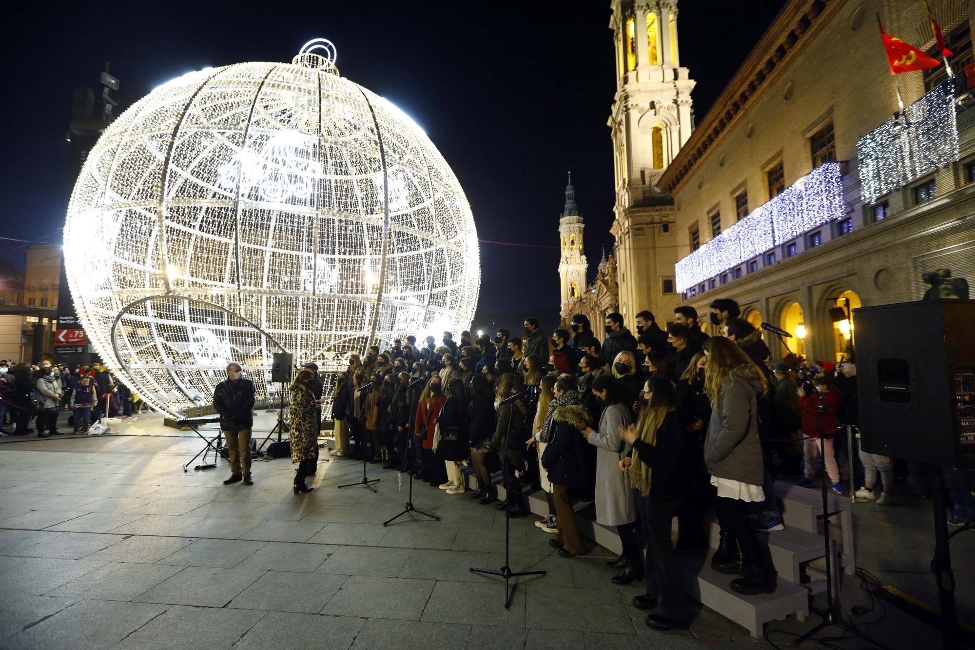 Zaragoza enciende la Navidad