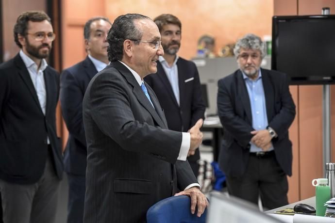 03-10-19 LAS PALMAS DE GRAN CANARIA. REDACCION. LAS PALMAS DE GRAN CANARIA. Visita de Javier Moll a la Redacción del periódico. Fotos: Juan Castro.  | 03/10/2019 | Fotógrafo: Juan Carlos Castro