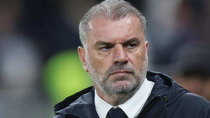 Postecoglou bromea con que estuvo a punto de jugar en la crisis de lesiones