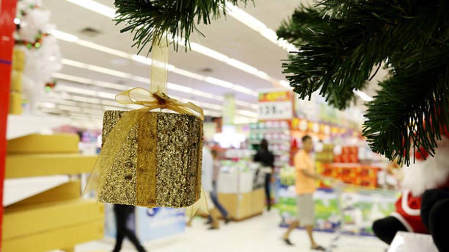 La Navidad cada vez llega antes a los supermercados de Canarias