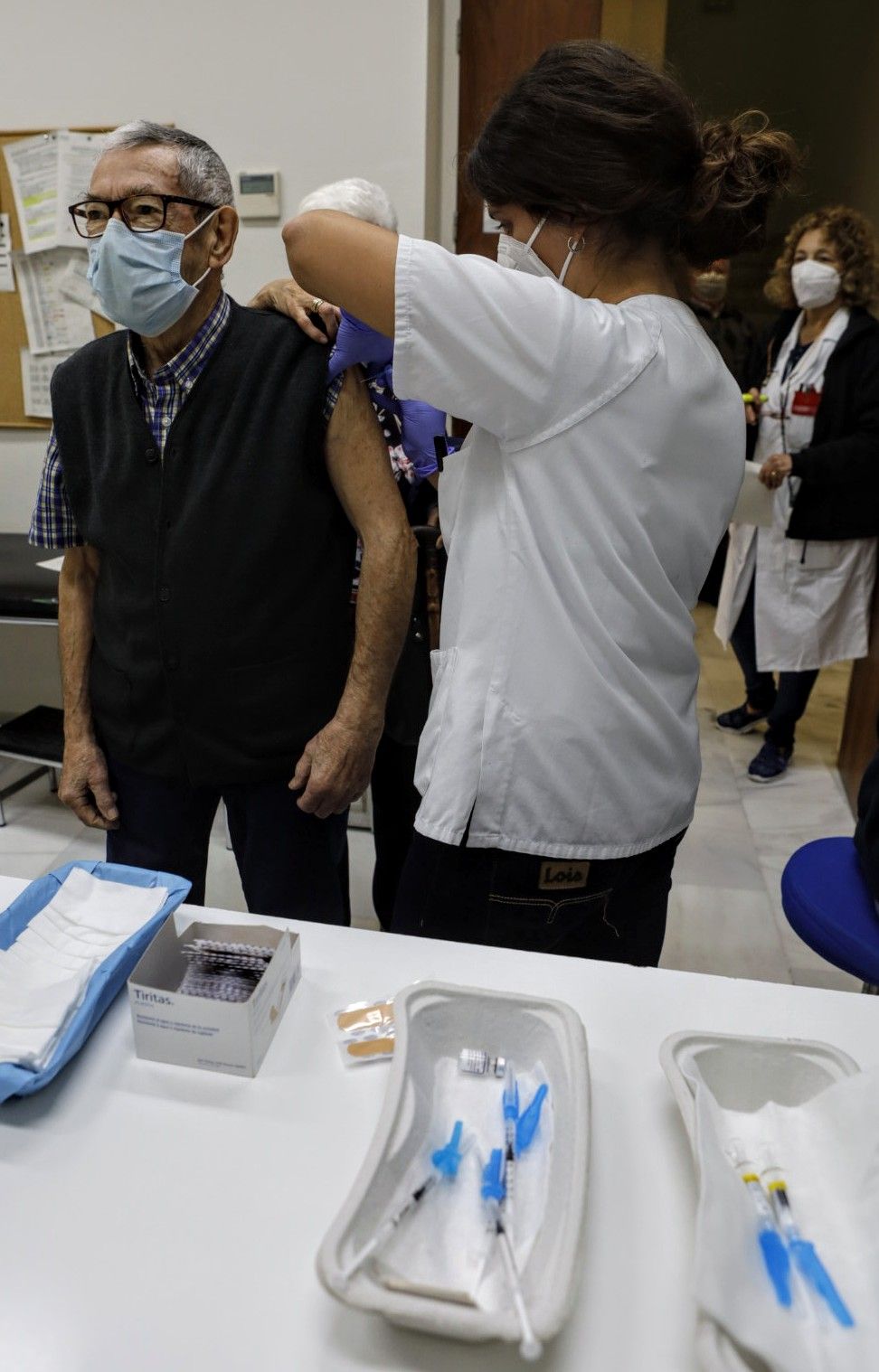 Doble vacunación en Alcoy contra la gripe y el covid