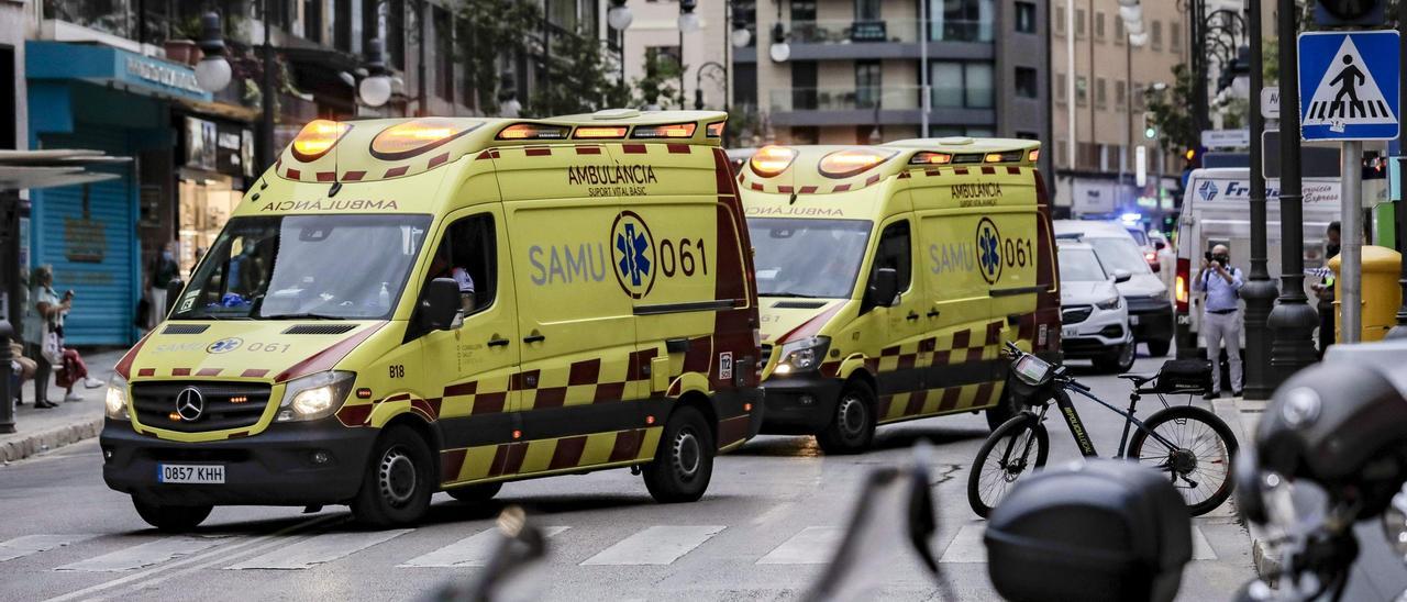 Ambulancias del 061, en un accidente de tráfico en Palma.