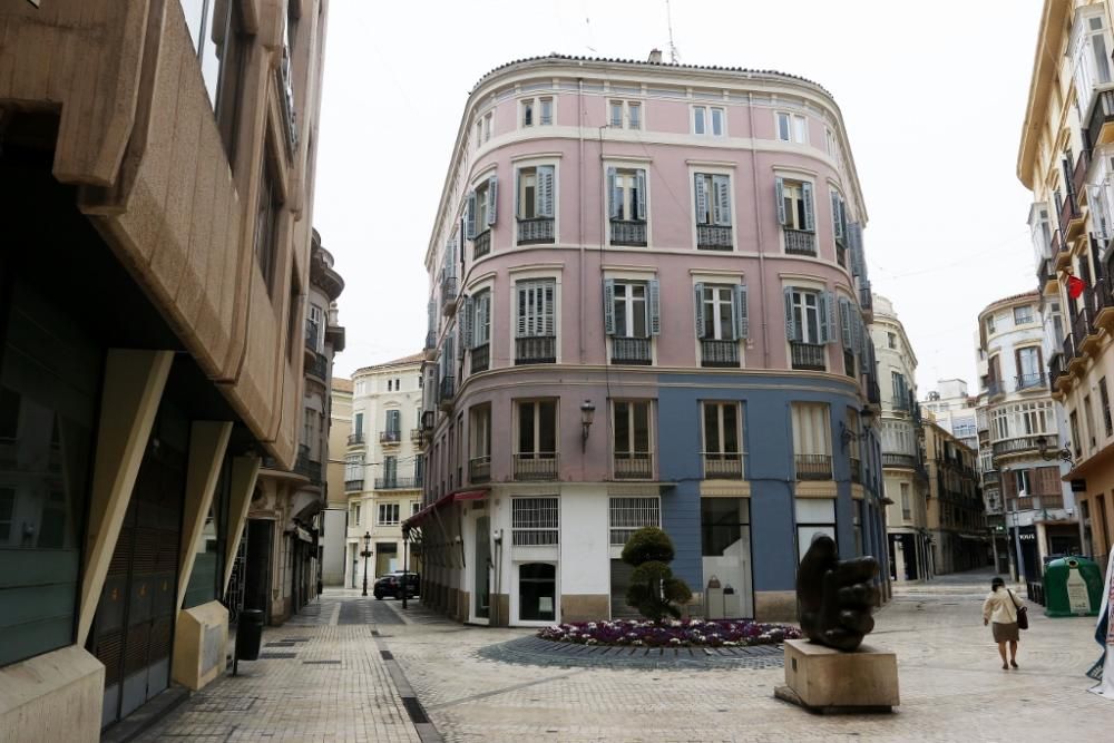 Calles vacías e inhóspitas en lo que era un Centro de Málaga bullicioso y lleno de actividad.