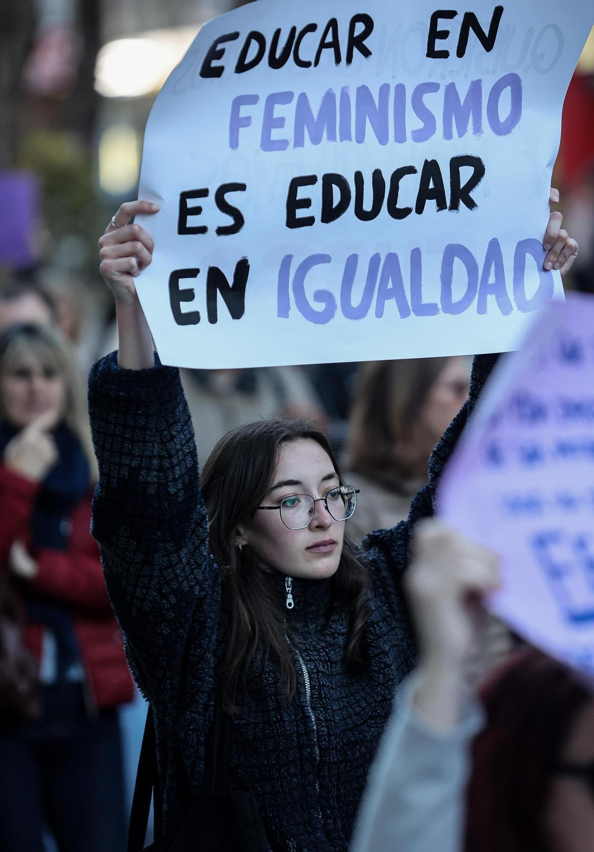 Un cartel feminista en una manifestación del 8M