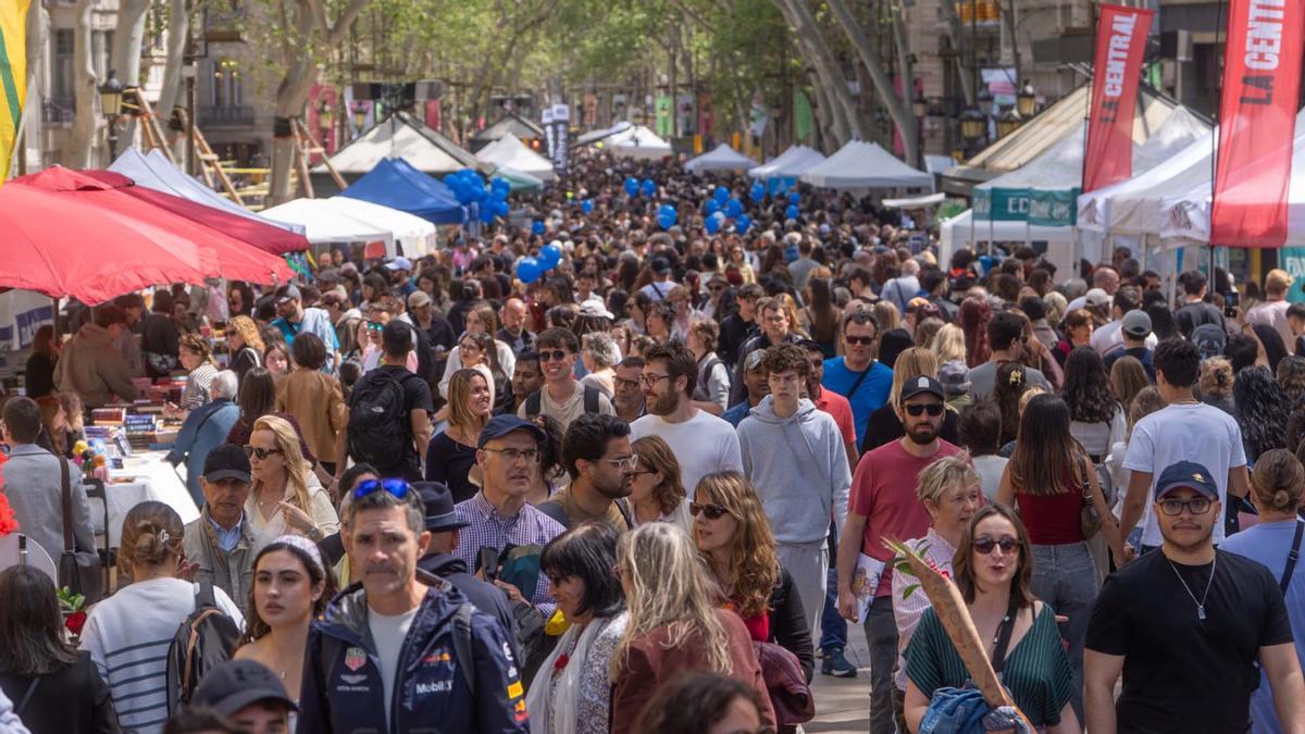 Un Sant Jordi de récord, en imágenes
