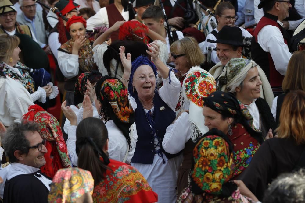 La representación de la expulsión de las tropas invasoras francesas congrega en el casco histórico a miles de personas para disfrutar del broche de oro a un fin de semana de fiesta.