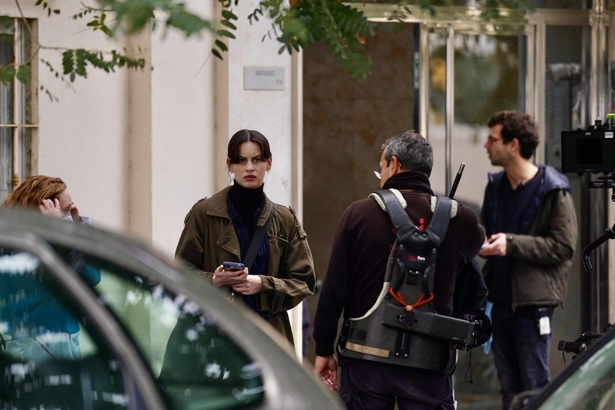Una imagen del rodaje de 'La chica de nieve 2', en las calles de Málaga.