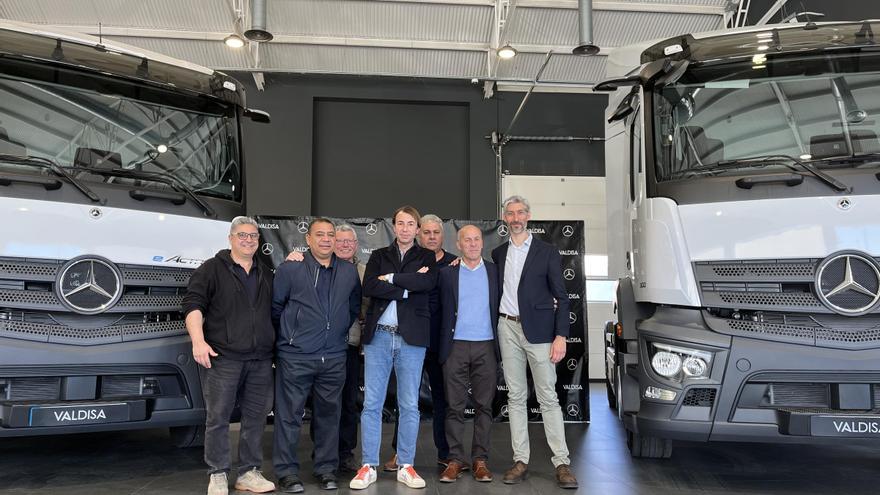 Mercedes-Benz Valdisa entrega a Transnugon SL dos unidades eléctricas eActros city tractor 300