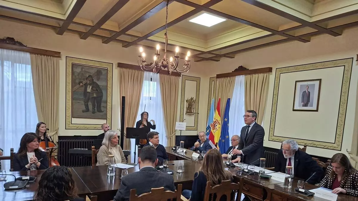 Ribadeo reivindica al expresidente Leopoldo Calvo-Sotelo en el primer centenario de su nacimiento: "Apostó por el puente de los Santos como motor de desarrollo de la Mariña y el Occidente"