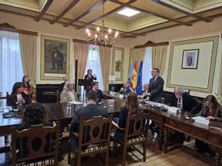 En imágenes: así fue el acto de homenaje a Calvo-Sotelo en Ribadeo al cumplirse el primer centenario de su nacimiento