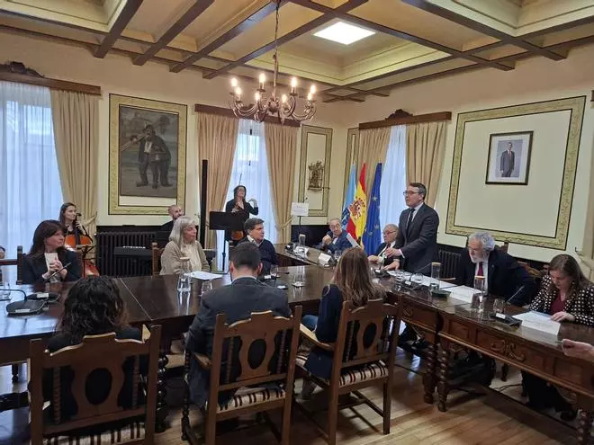 En imágenes: así fue el acto de homenaje a Calvo-Sotelo en Ribadeo al cumplirse el primer centenario de su nacimiento