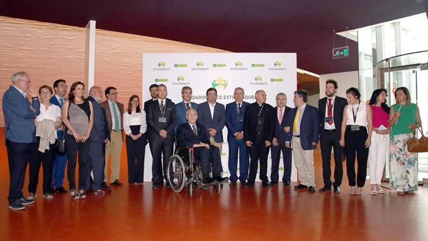 La ONCE premia a «cinco ejemplos» de solidaridad