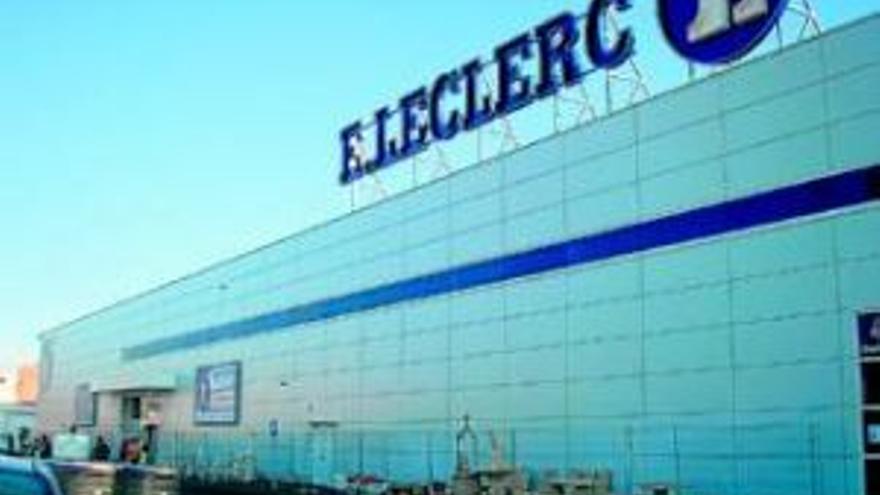 E.Leclerc compra siete centros a Eroski en Madrid