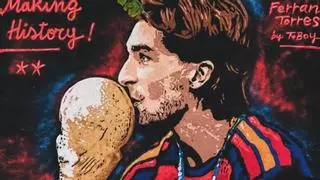 Atac independentista a un mural de Ferran Torres fent un petó a la Copa del Mundial de futbol a Barcelona