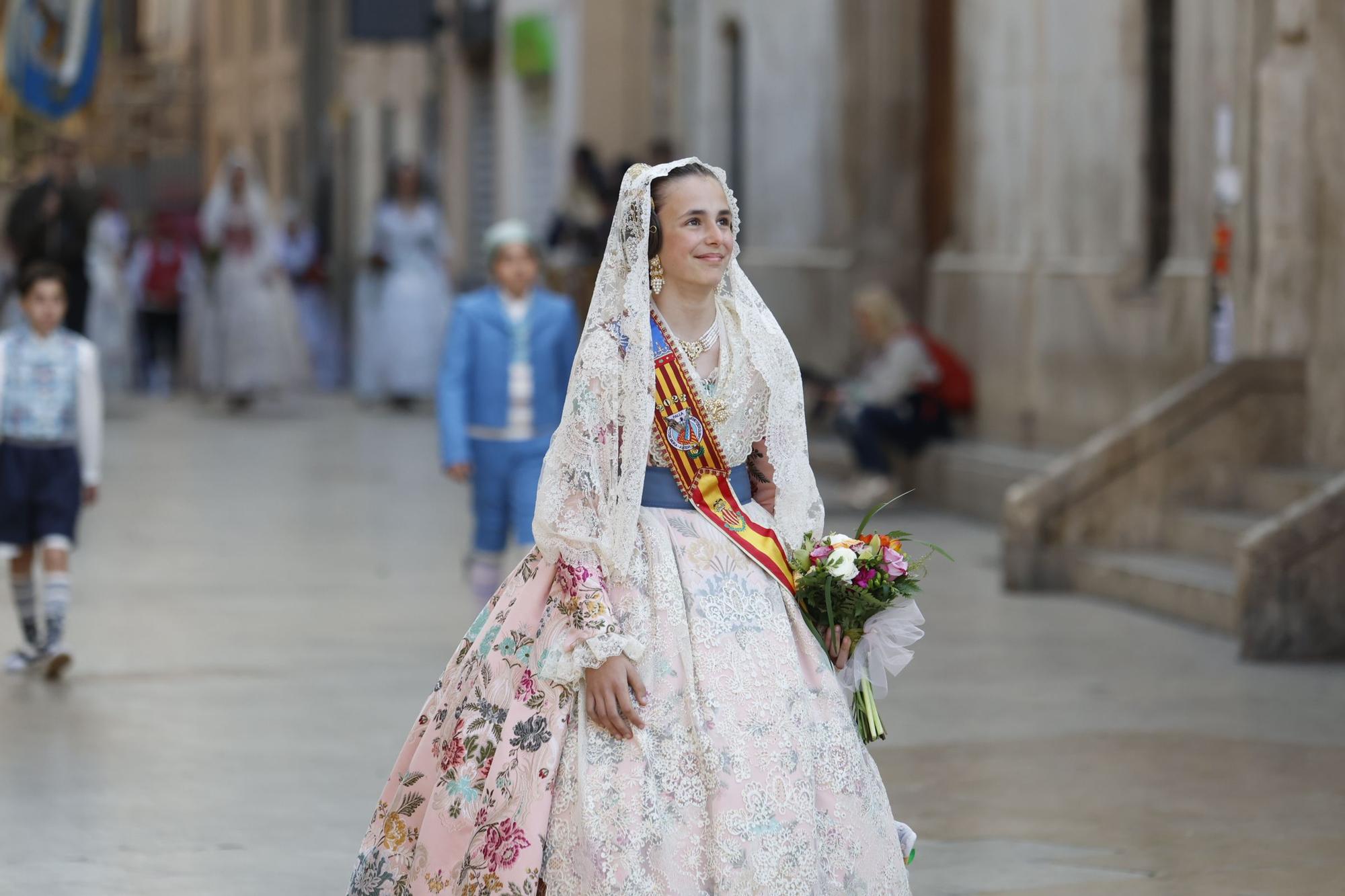 Ofrenda 2023 | Falleras Mayores e Infantiles de comisiones del 17 de Marzo (I)