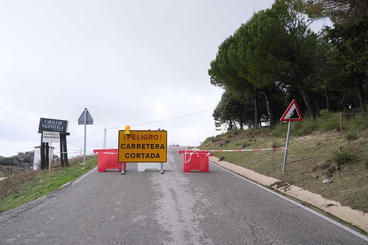 Cortada la carretera de acceso al santuario de la Virgen de la Sierra en Cabra