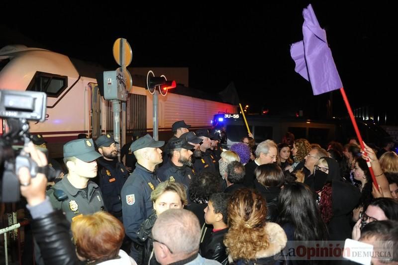 Vuelve la violencia a las vías con el 8 de Marzo