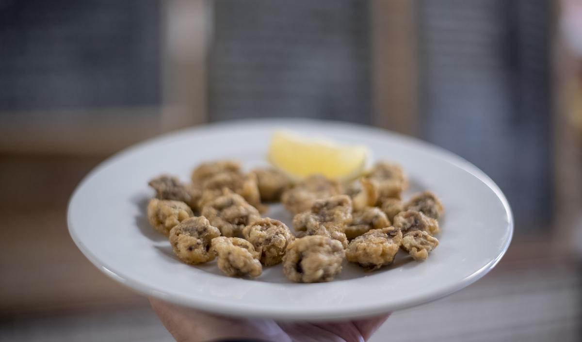 Plato de sesos de cordero a la romana del restaurante Portolés