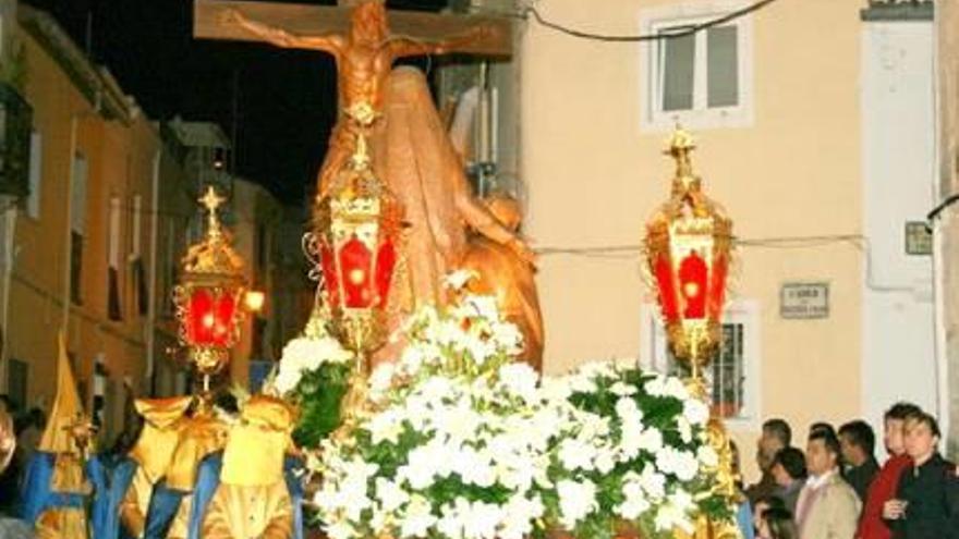 El vía crucis del Cristo  del Amor centra los actos del Martes Santo en Oliva