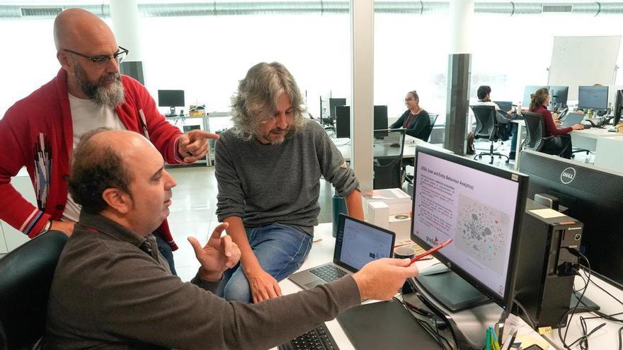 El bum del empleo tecnológico en Galicia pisa el freno por el impacto de la IA, la normalización pospandemia de la digitalización y la incertidumbre global