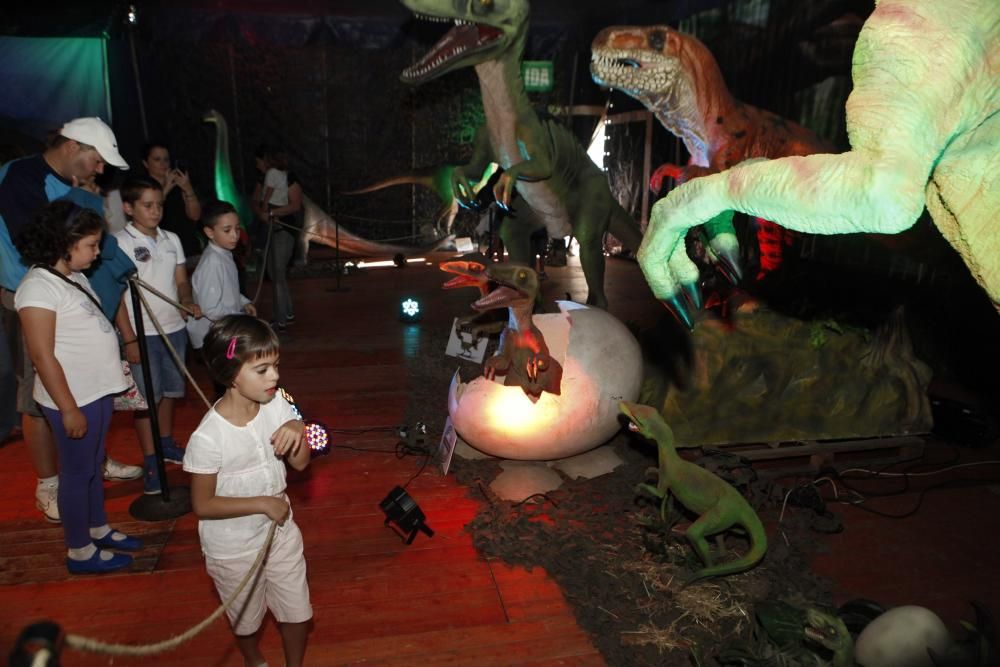 Impresionante exposición de dinosaurios en Gijón