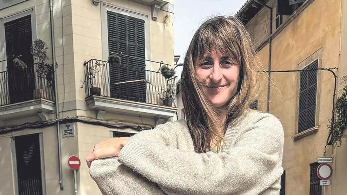 Clara Ingold, en pijama, en Canamunt, donde reside y resiste