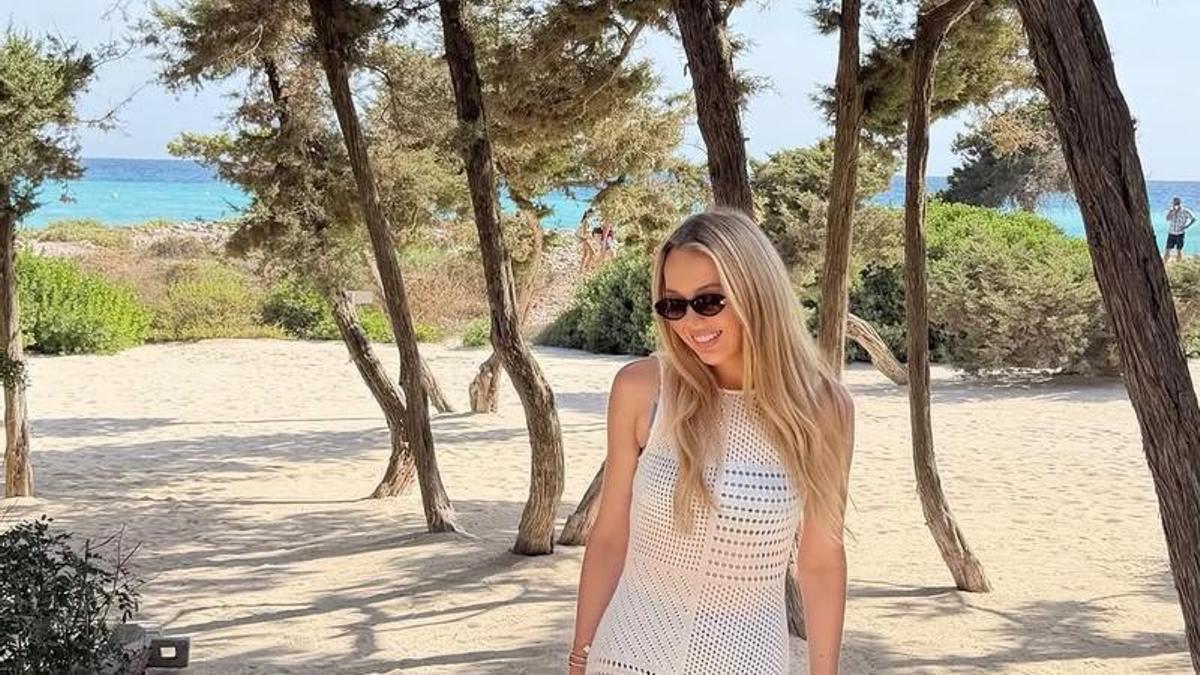 Tiffany Trump en una cala de Ibiza.