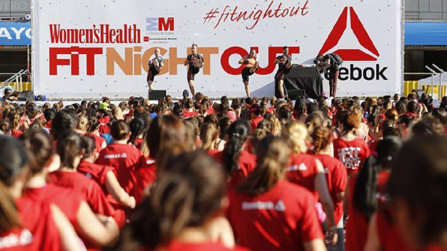 Noche de fitness y diversión para mujeres, en la plaza de la Marina