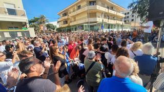 Hunderte Anwohner und Promis demonstrieren für Erhalt von Strand-Restaurant El Bungalow in Palma de Mallorca