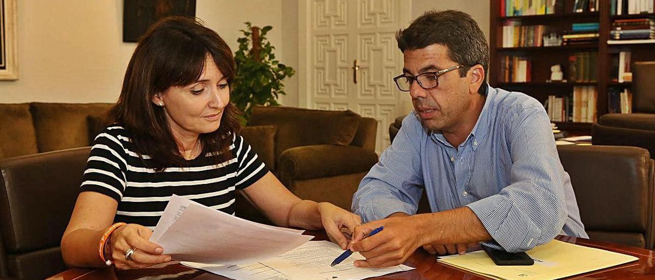 La diputada de Cultura, Julia Parra, y el presidente de la Diputación, Carlos Mazón.