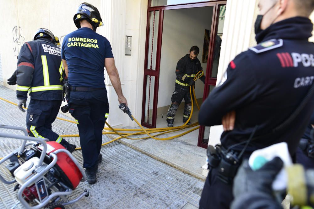 Incendio en la urbanización Meiterráneo de Cartagena