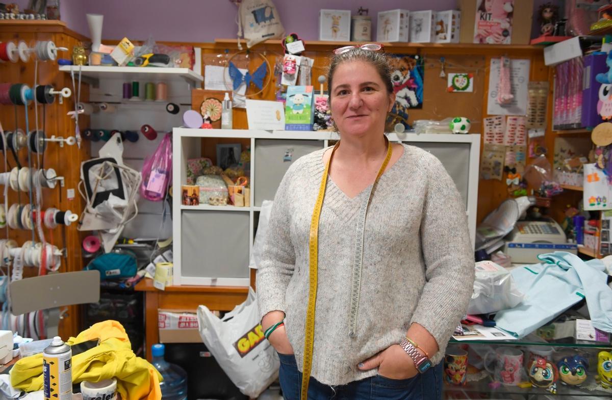 Ana Sánchez, responsable de la Mercería Puntadas