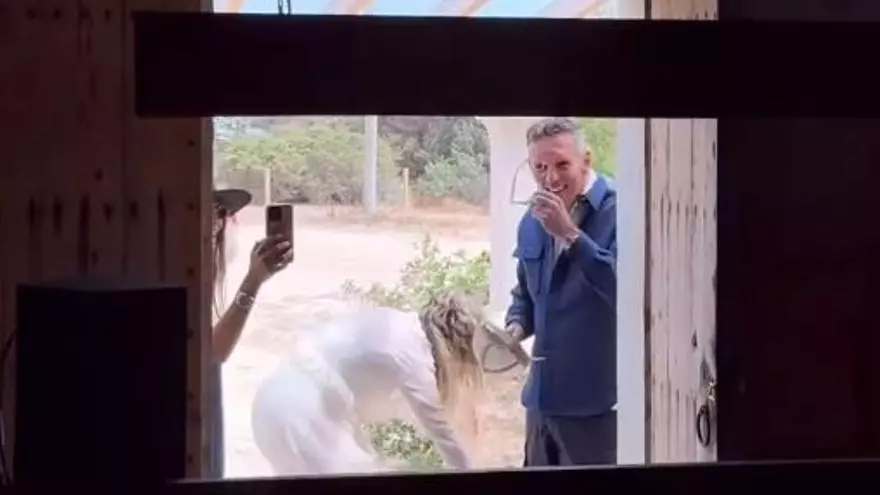 Fiesta sorpresa de cumpleaños a Joaquín Prat en Formentera