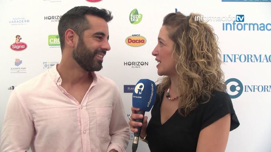 José Muñoz pasa por el Racó de Información TV en plena celebración festiva