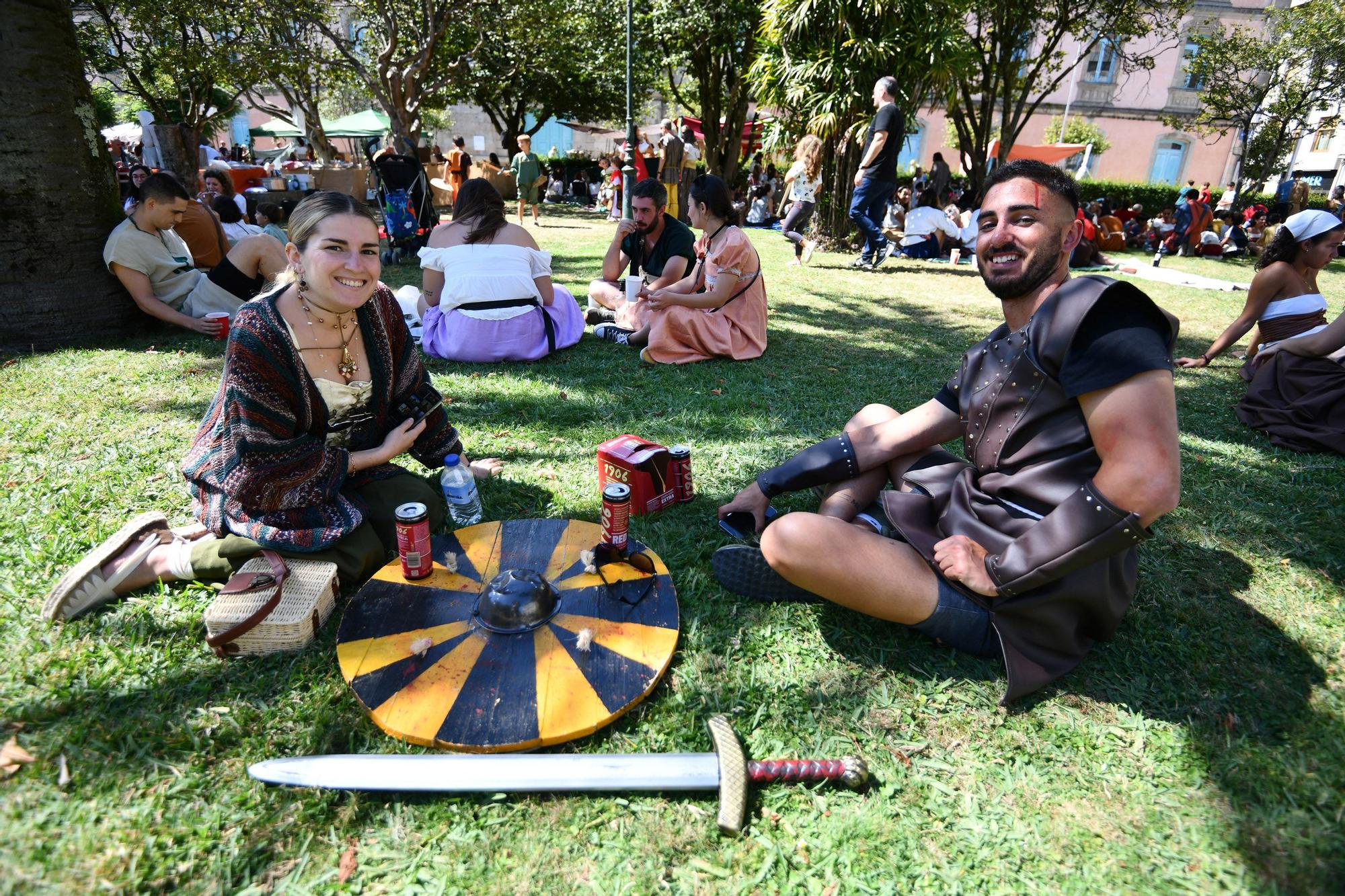 Cortesanos, bufones, damas y caballeros celebran el retorno de su señor: la Feira Franca anima Pontevedra