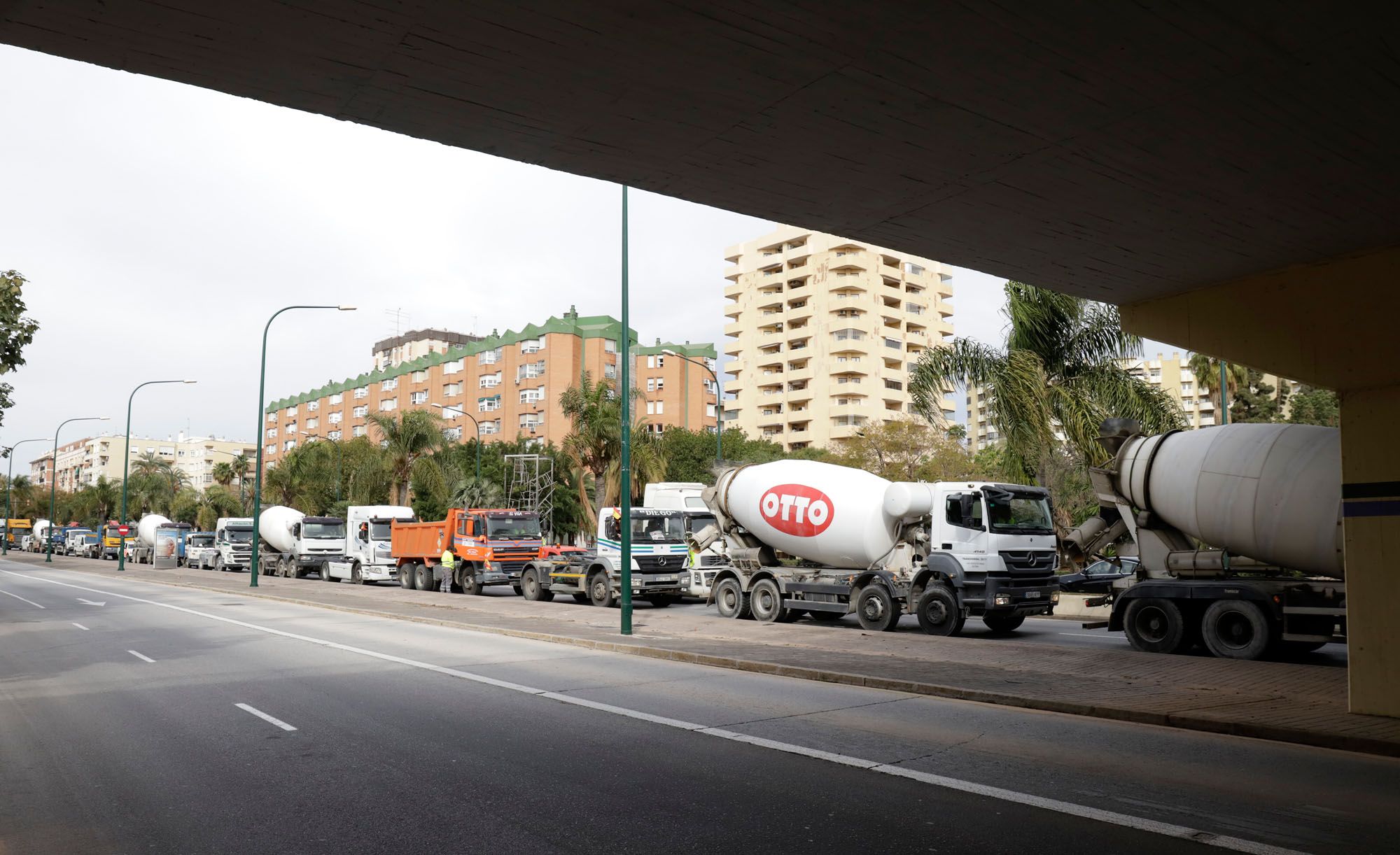 Protesta de los camioneros por el Centro de Málaga