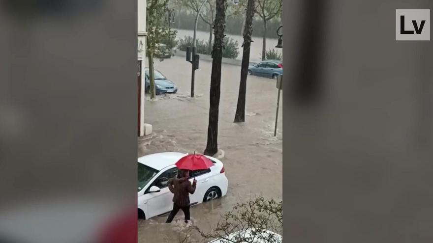 El agua comienza a entrar en las casas en Aldaia