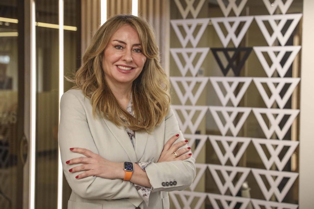 María Teresa Menéndez Villa, en el despacho de Velázquez &amp; Villa Abogados