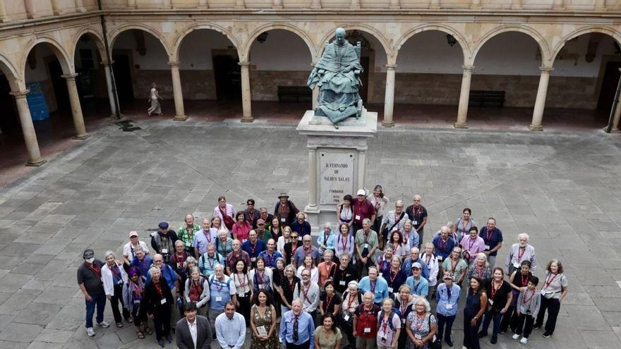 Más de 70 investigadores del MIT conocen la Universidad de Oviedo tras ver el eclipse: "Es la magia del Universo"