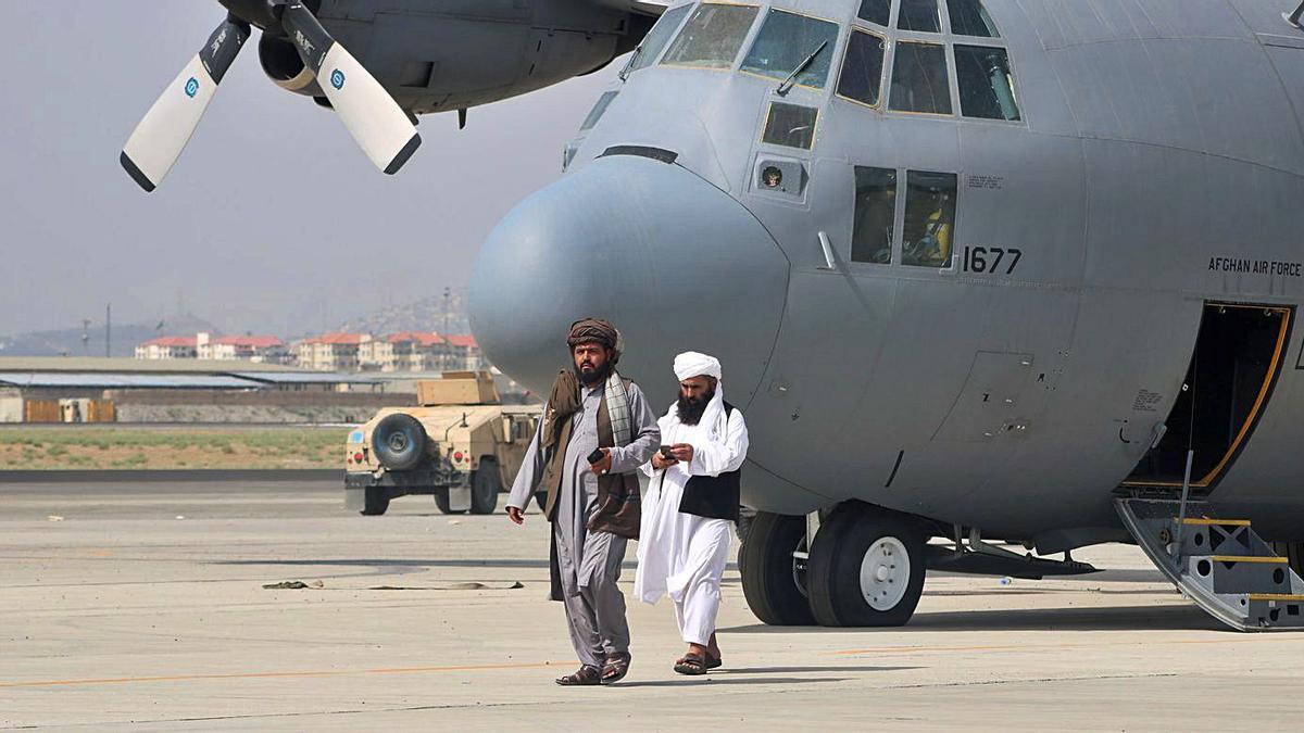 Els talibans prenen el control de l’aeroport de la capital afganesa | REUTERS