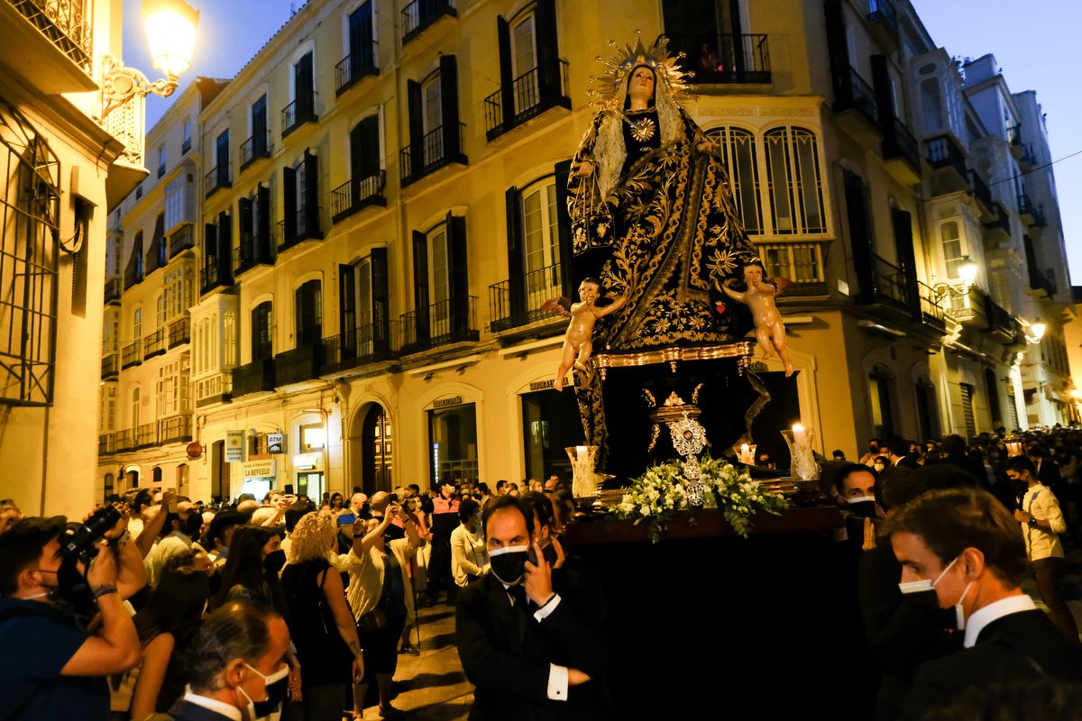 Madrugada de traslados para la veneración 'El Verbo Encarnado' en la Catedral