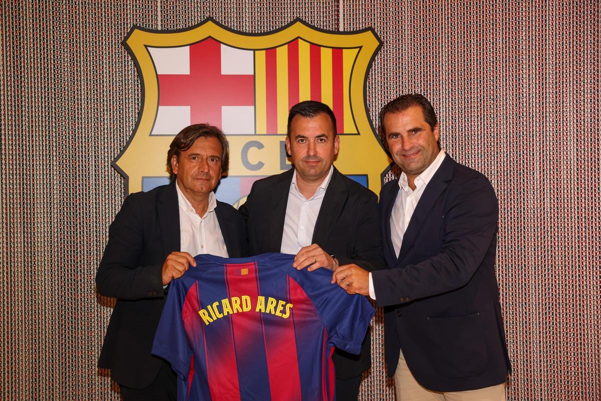 Ares, con los directivos de la sección