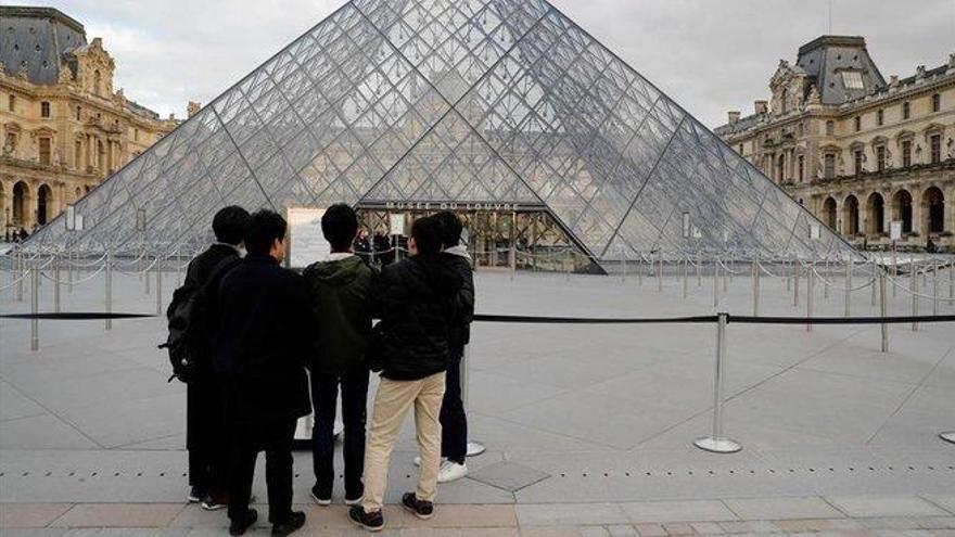 Macron pide a la UE coordinar los cierres de fronteras